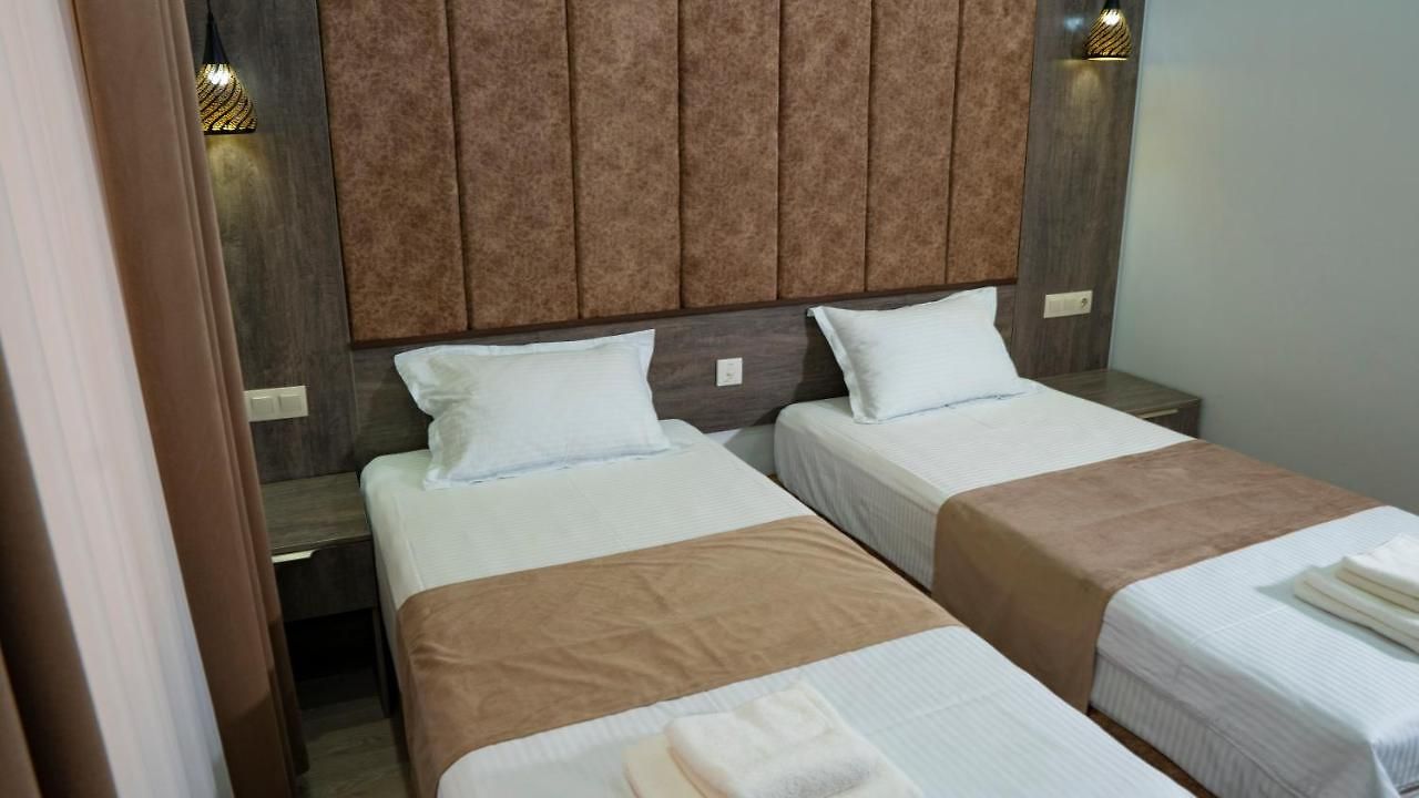 Atrium Hotel