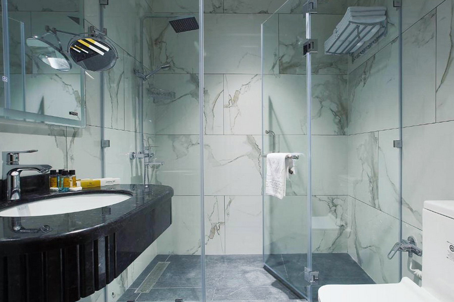 Paradise Plaza Luxury Hotel