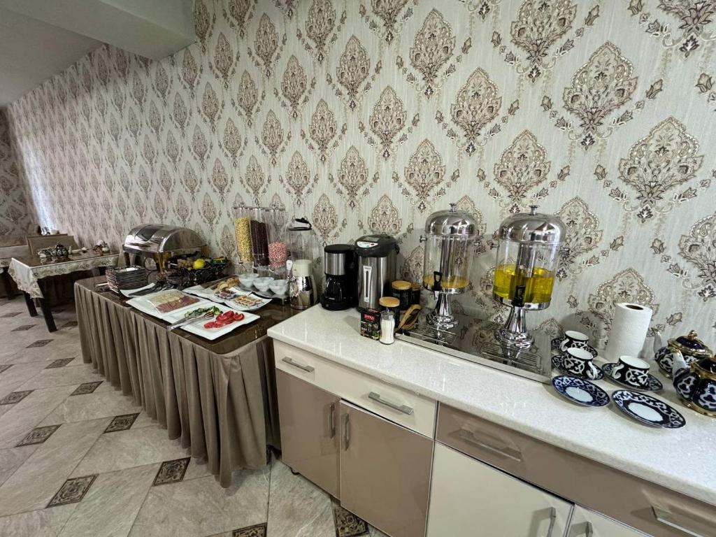 Qamar Hotel