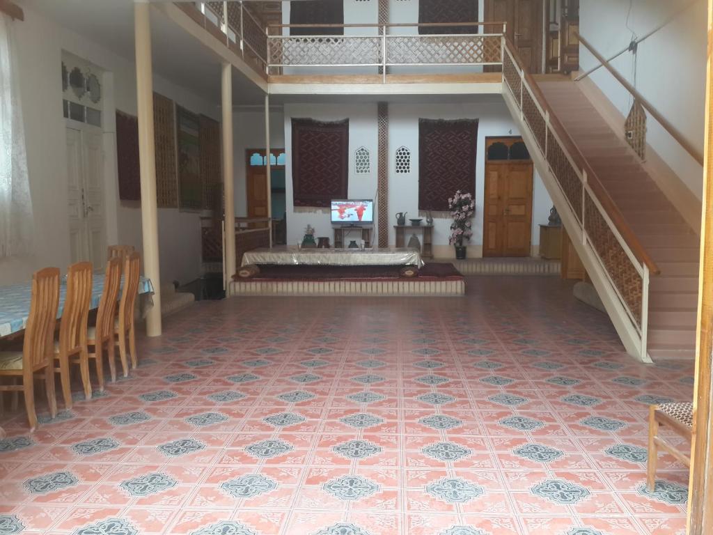 Islambek Hotel & Travel
