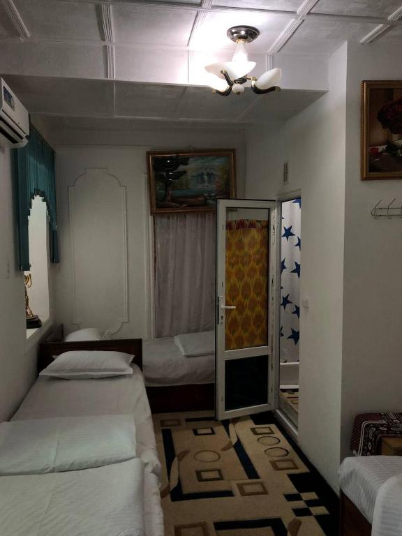 Khan Rooms