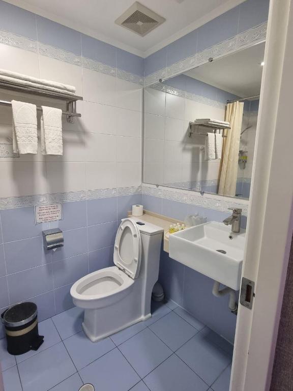 Omar Khayyam Hotel