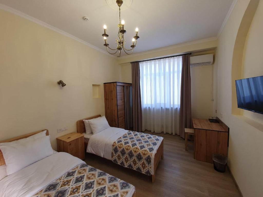 Chorsu Inn Guest House