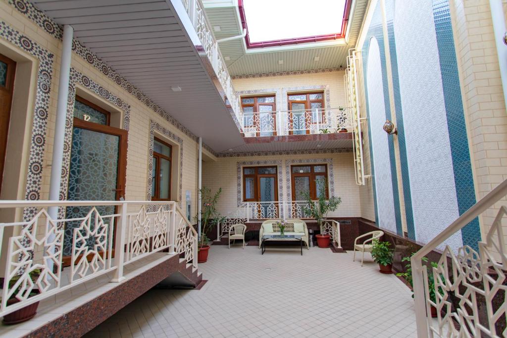 Registon Saroy Hotel