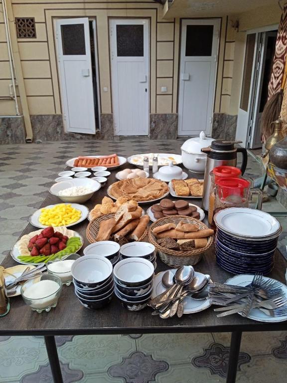 Zuhro guest House