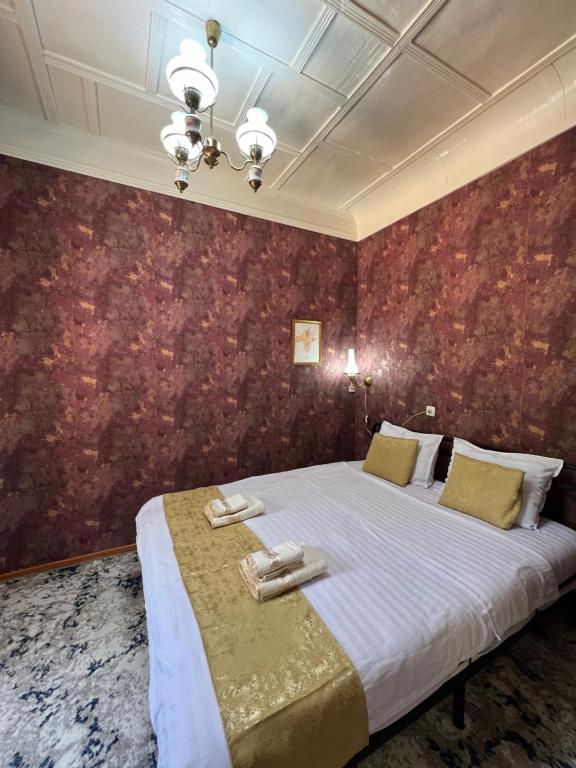 Fayz Guest House since 2019