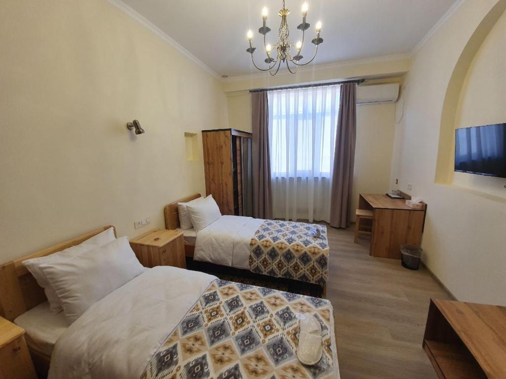 Chorsu Inn Guest House