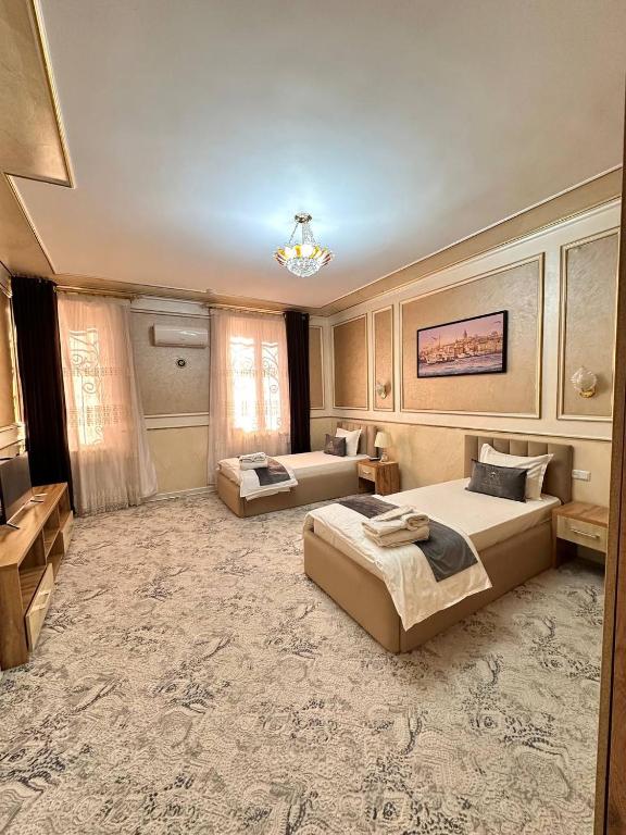 Afsona Hotel