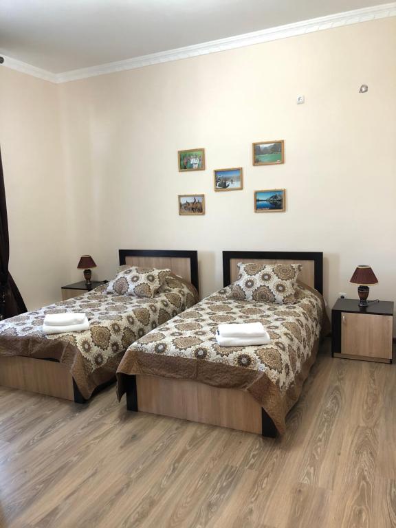 Saroy Guest house