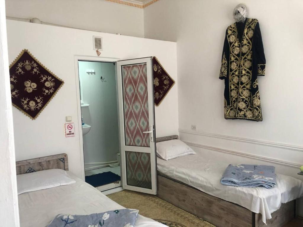 Khan Rooms