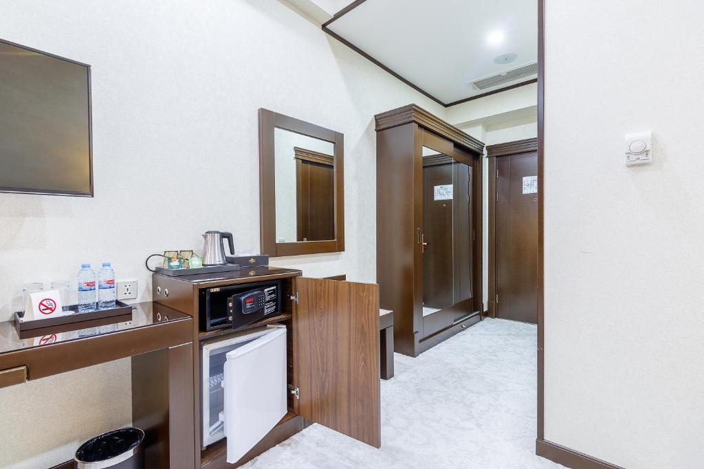 Kushbegi Plaza Hotel