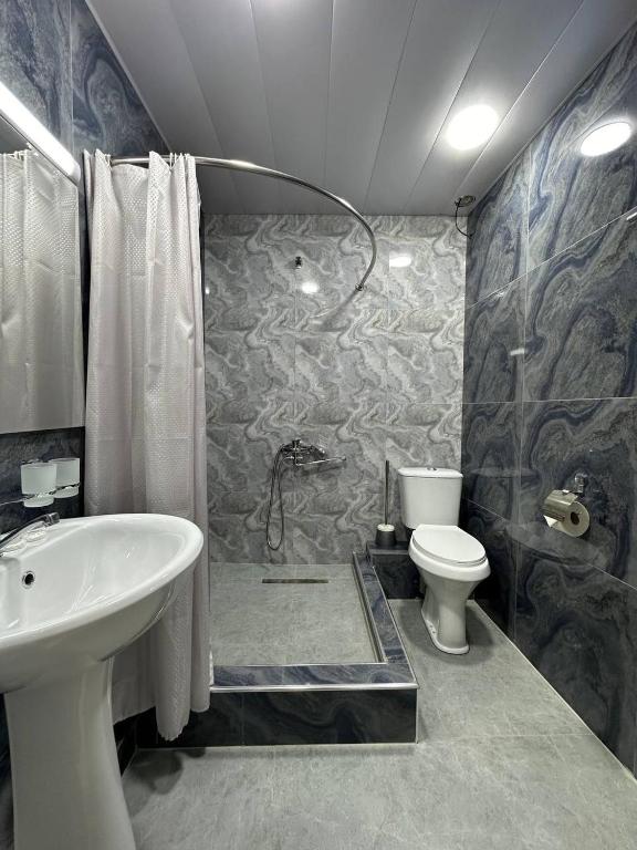 B-House Guest House