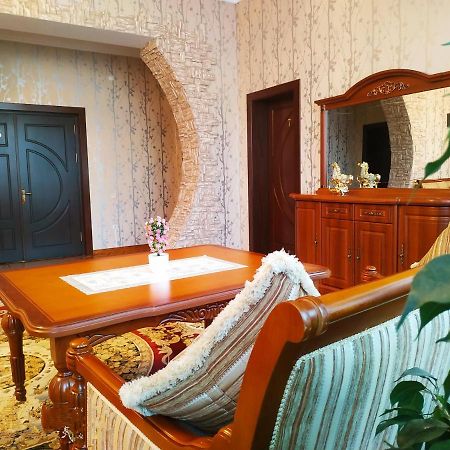 Happy House Hotel