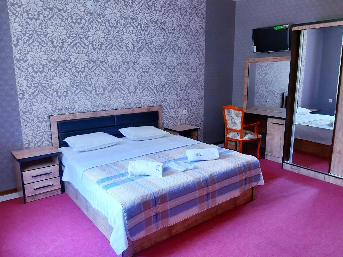 Max Hostel