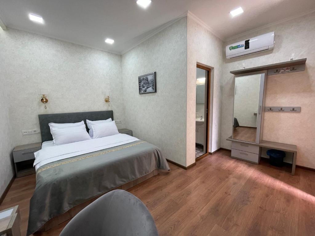 Registon Saroy Hotel