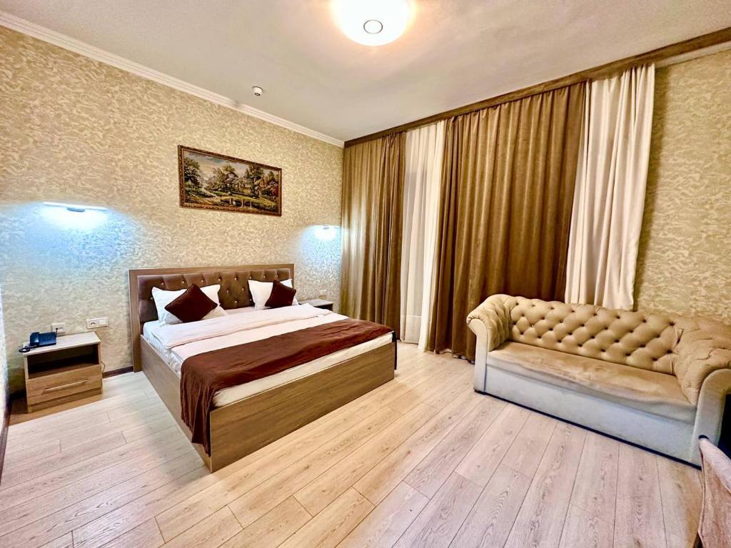 Izza Palace Hotel
