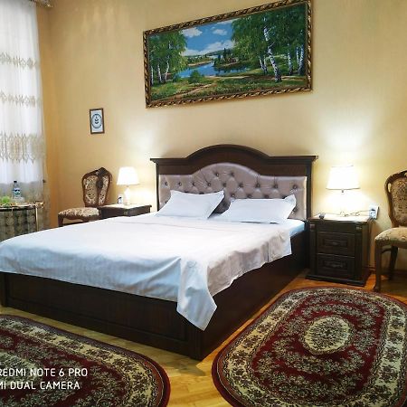 Happy House Hotel