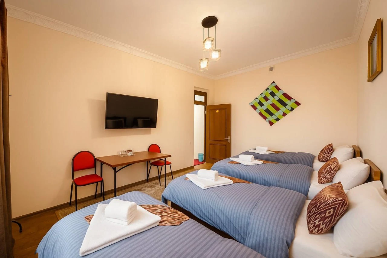 Sam Greenhouse Hostel