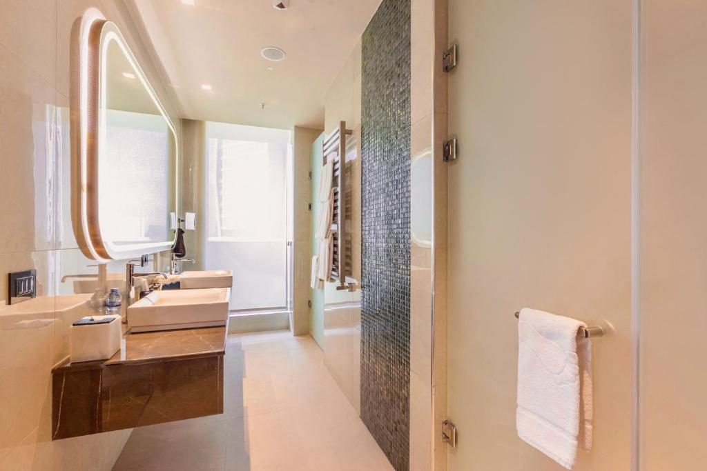 Lia! By Minyoun Stars Of Ulugbek