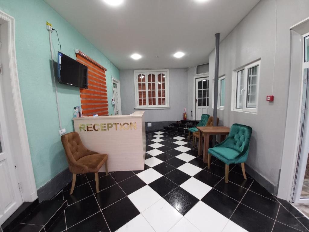 Hotel S & D Hostel