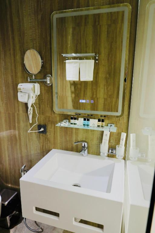 Rio Hotel & Apartments