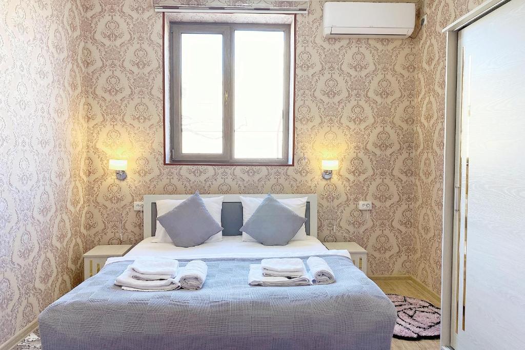 Nanosh East Hotel