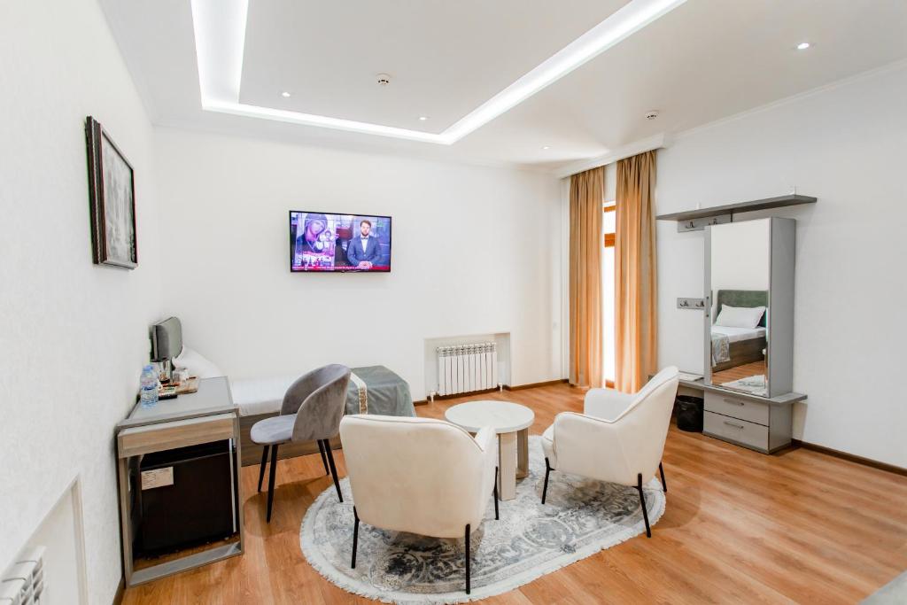 Registon Saroy Hotel