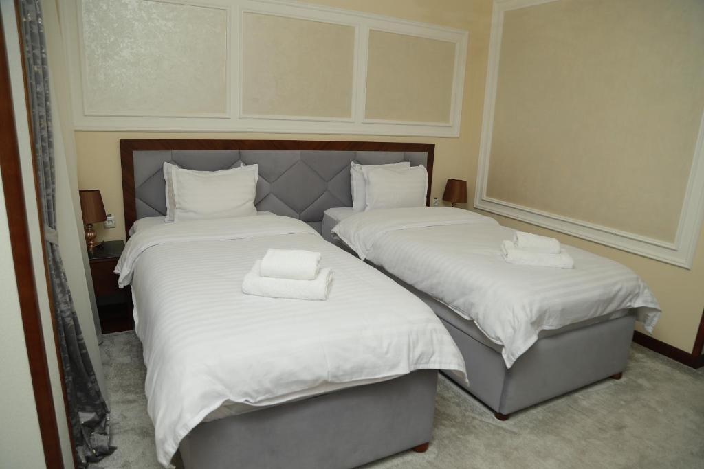 Sandhill Hotel
