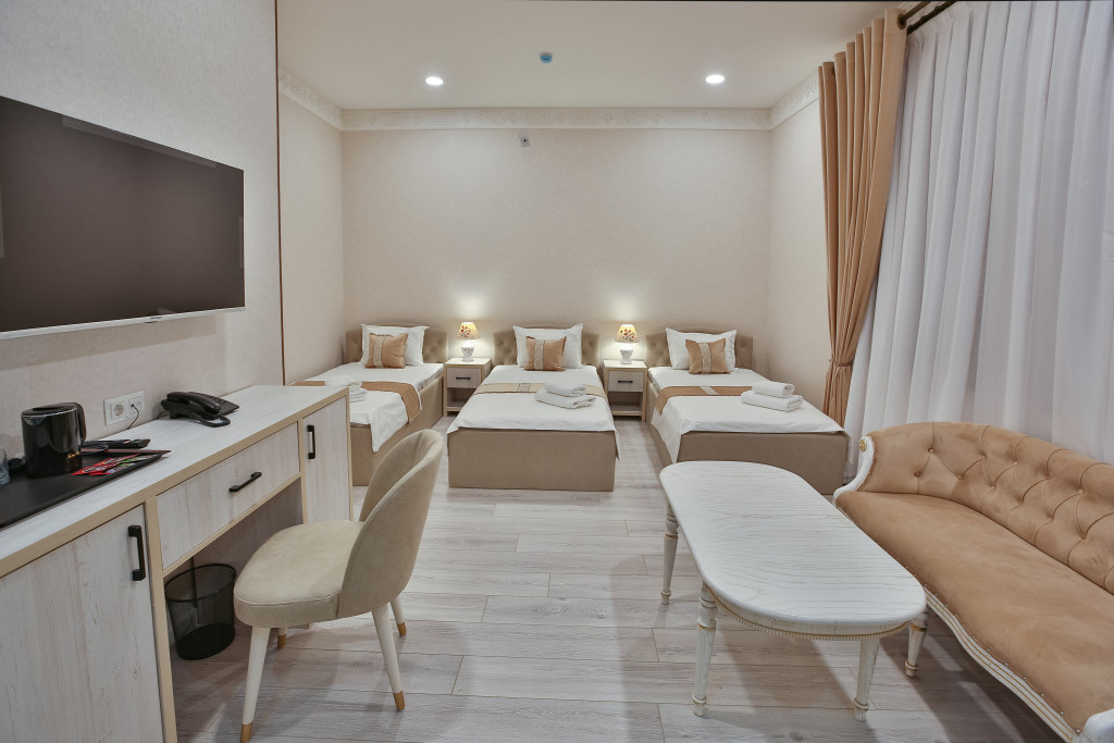 Asian Plaza Hotel
