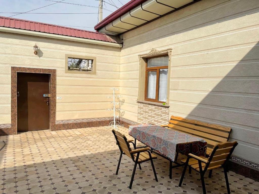 Chinara Guest House Airport