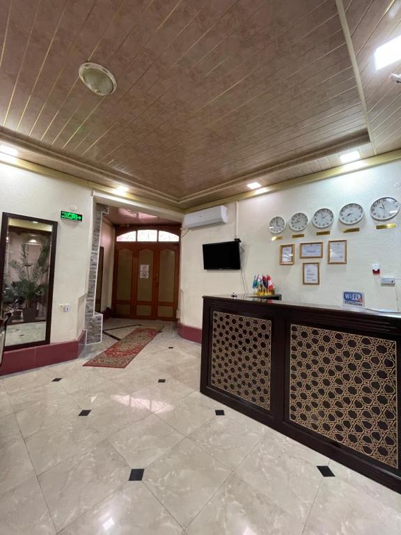 Al Mansur Hotel