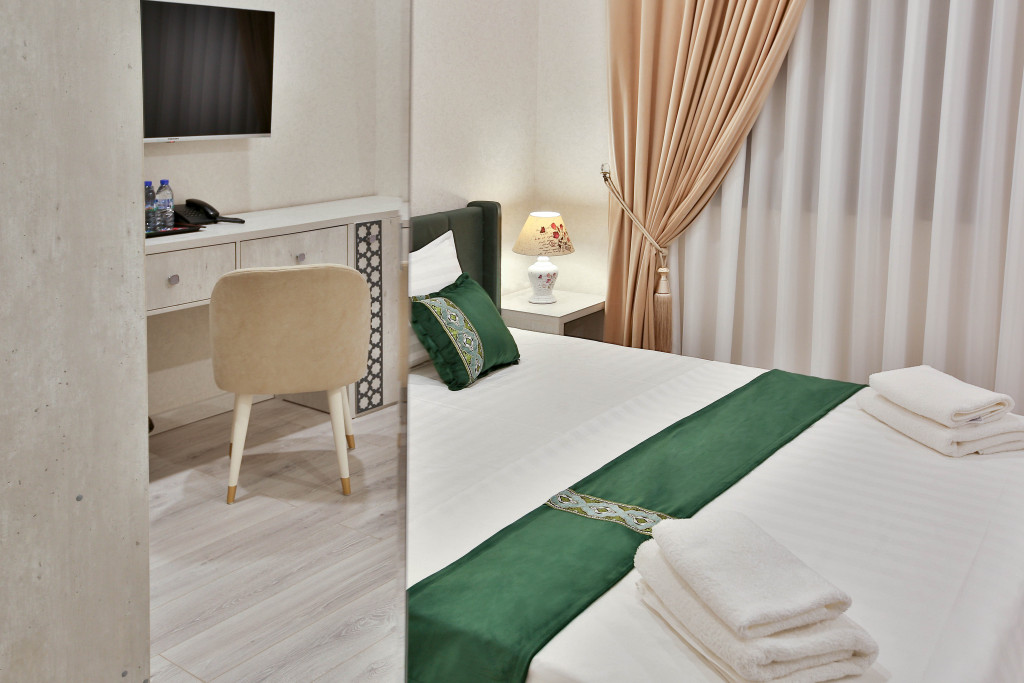 Asian Plaza Hotel