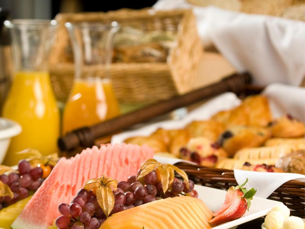 Shamsan Airport Hotel