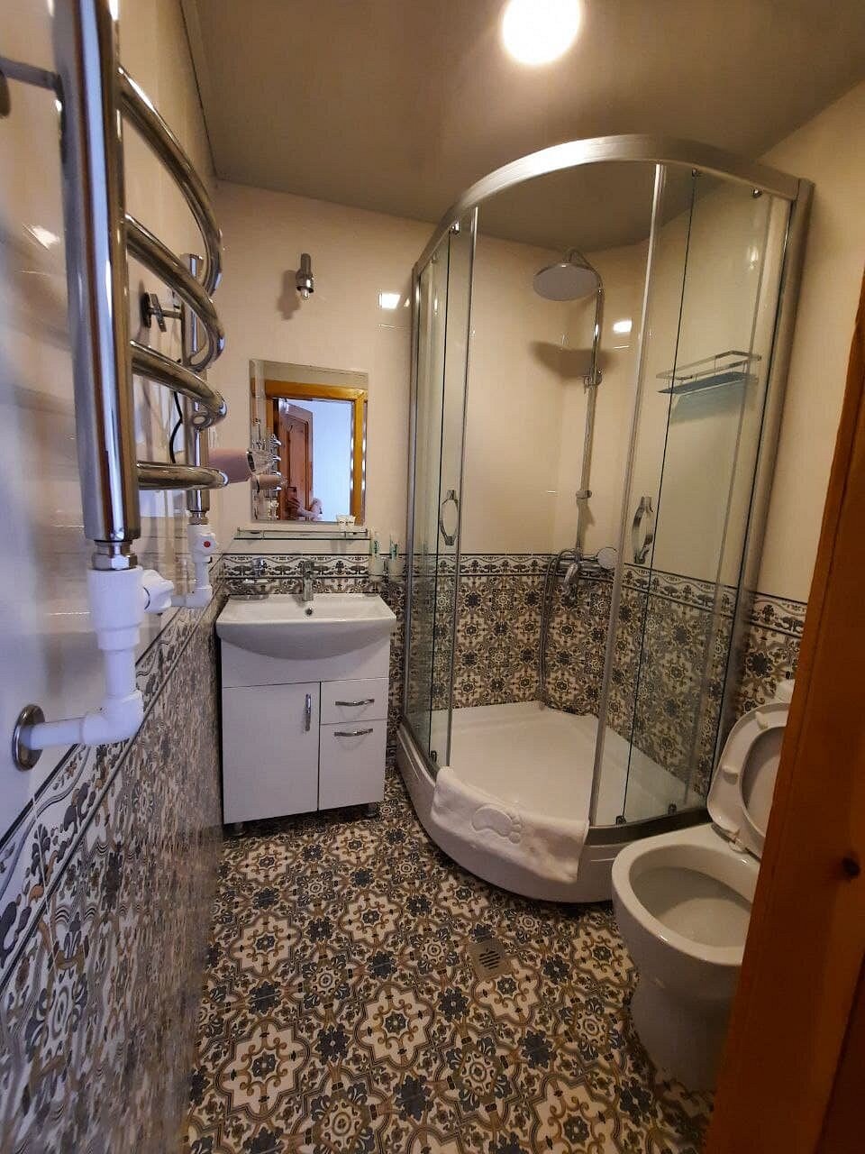 Diyor Hotel