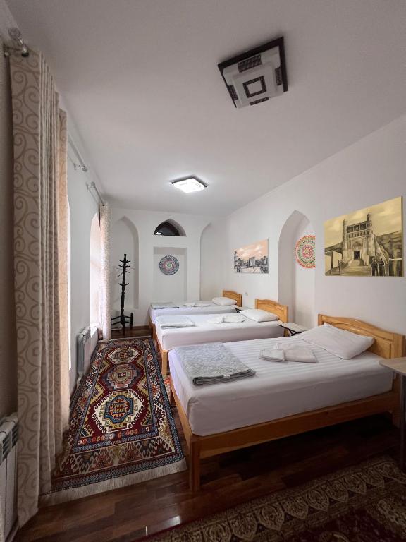 Rumi Hotel & Hostel