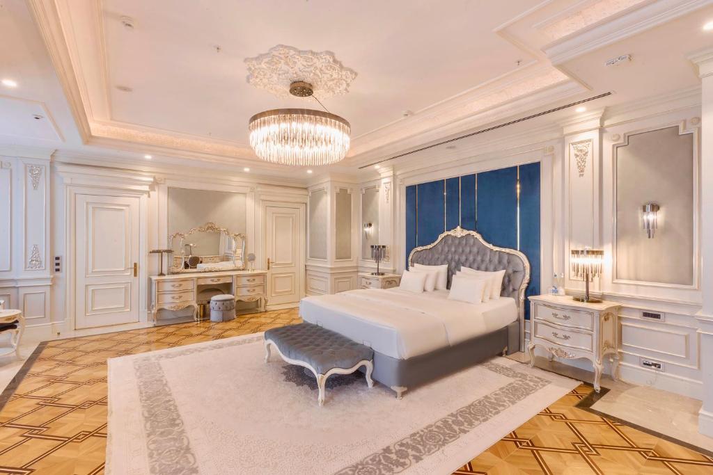 Lia! By Minyoun Stars Of Ulugbek