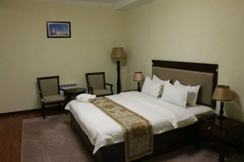Zargaron Plaza Hotel