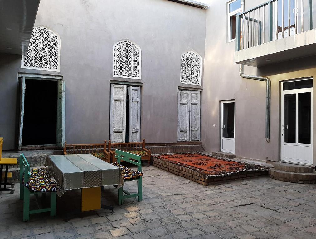 Art Guest House USTO