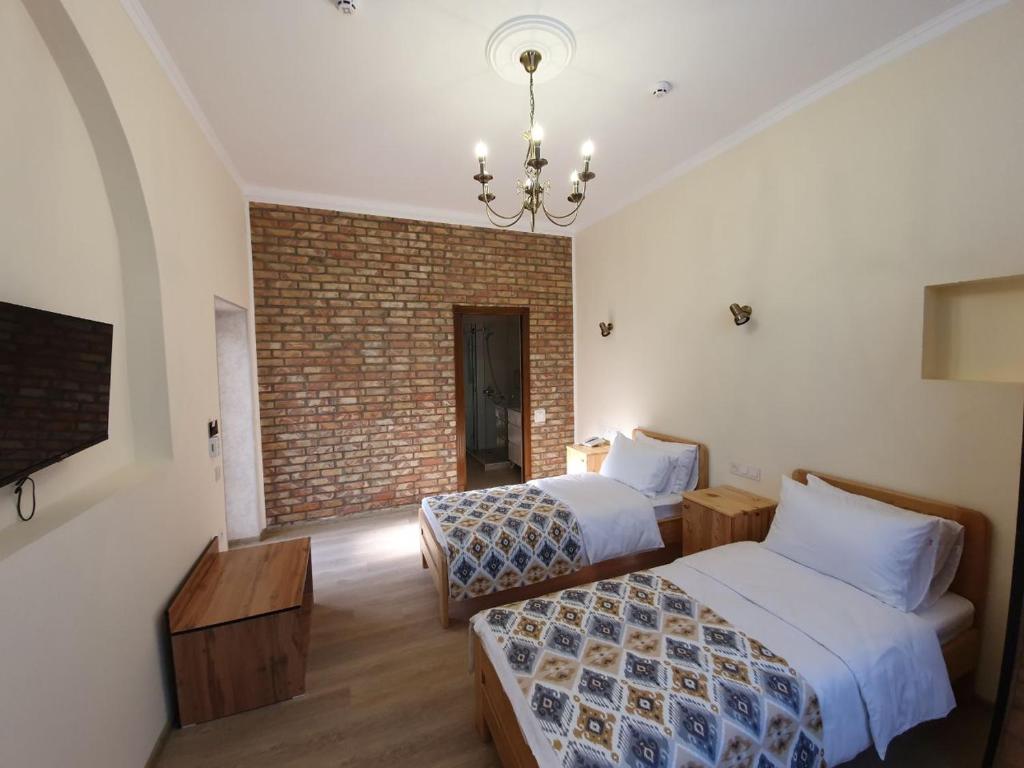 Chorsu Inn Guest House