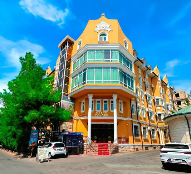 Retro Palace