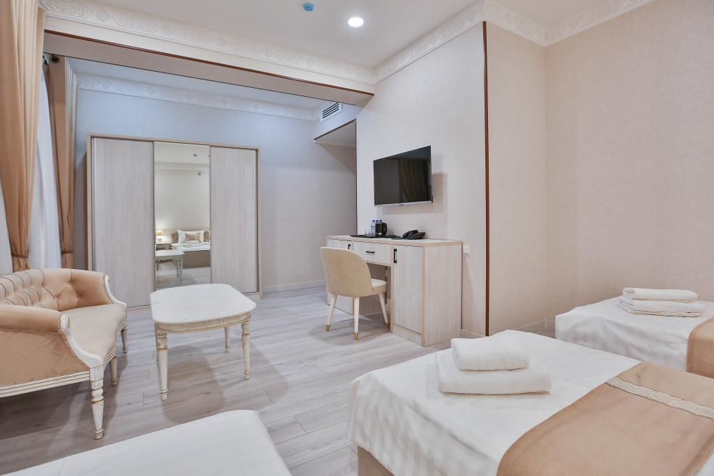 Asian Plaza Hotel