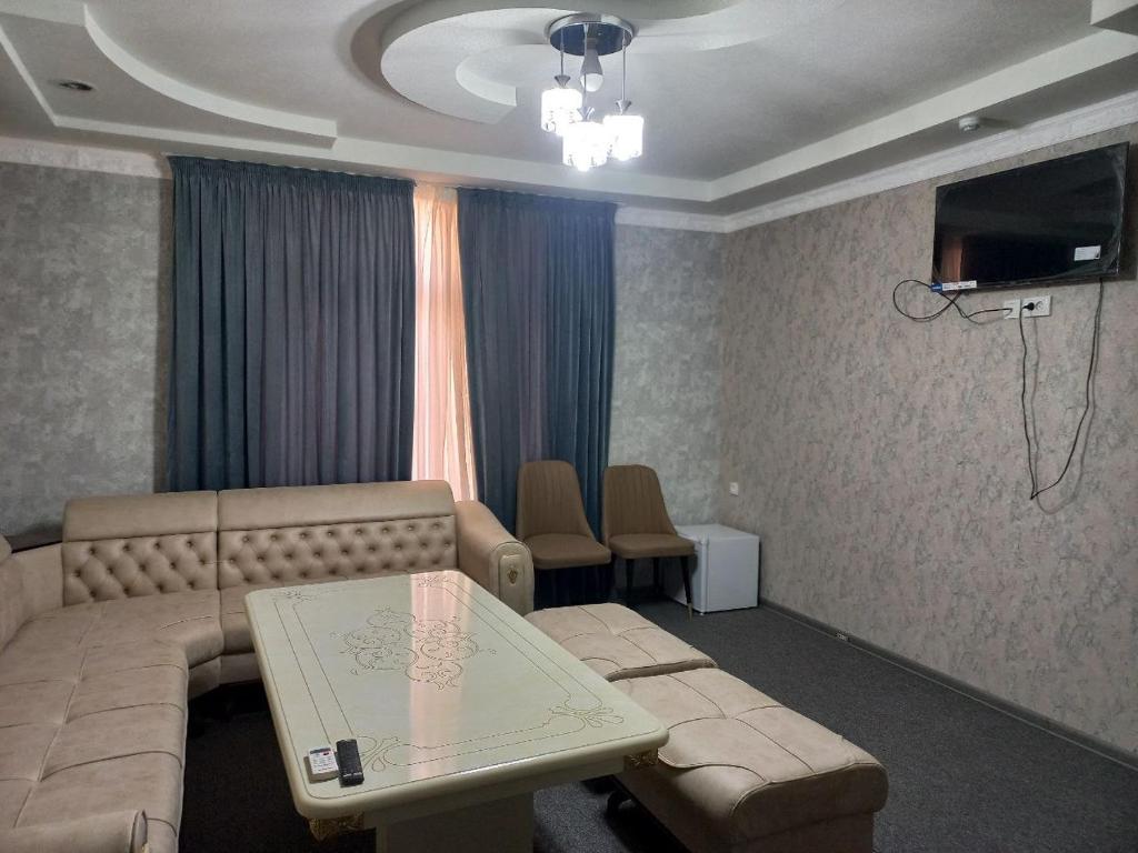 Chinor plus hotel