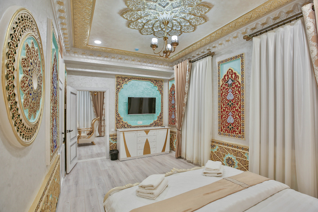 Asian Plaza Hotel