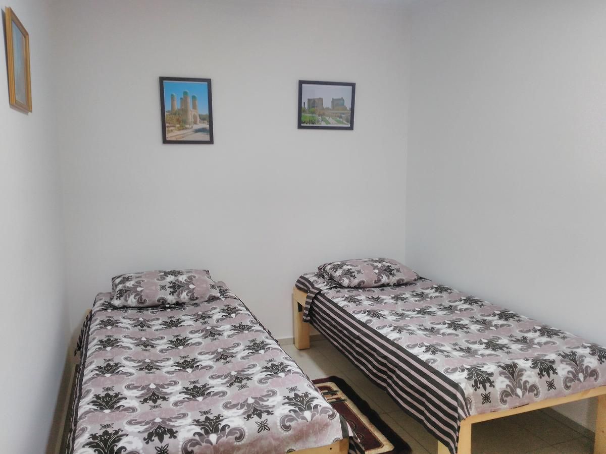 European Backpacker & Sakura Hostel