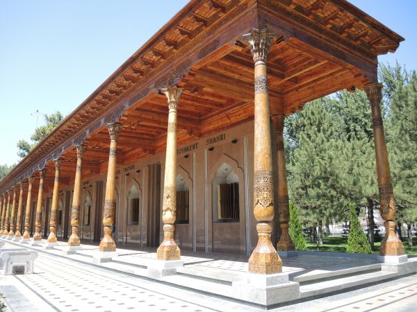 Memorial and Honors Square in Tashkent