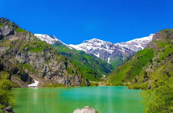 Ugam-Chotqol davlat milliy tabiat bog'i