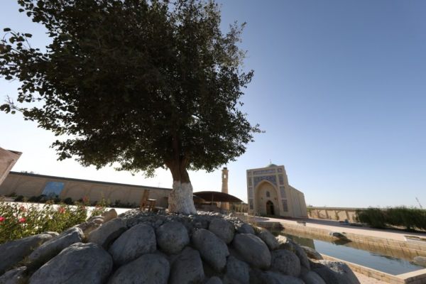 Abu Ubayd ibn Al-Jarroh Memorial Complex