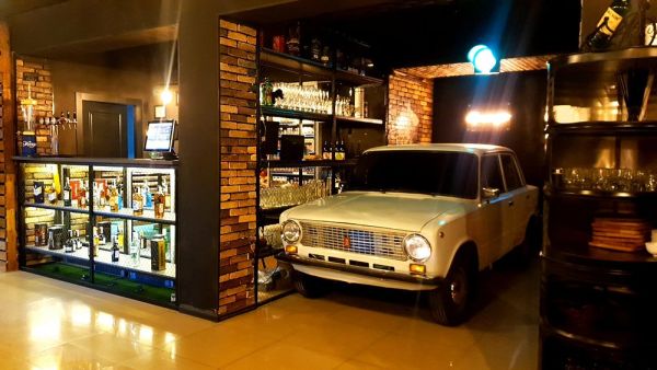 Garage Restaurant-bar