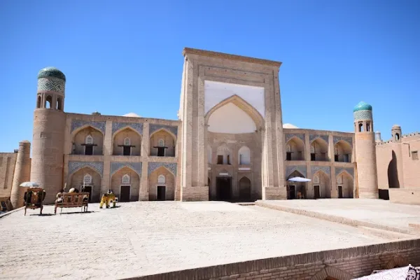 Allakuli xon madrasasi