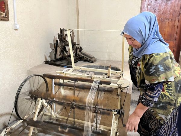 Yodgorlik Silk Factory